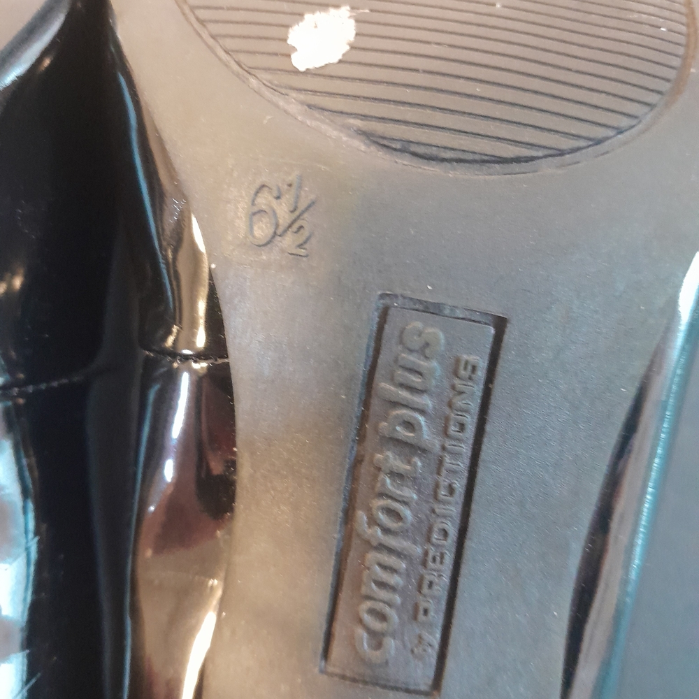 Comfort Plus by Predictions Glossy Black Heels - Picture 2 of 3